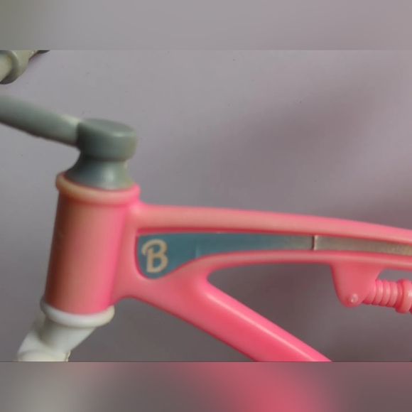 Vintage 2000s Pink Barbie Bike - Picture 4 of 8